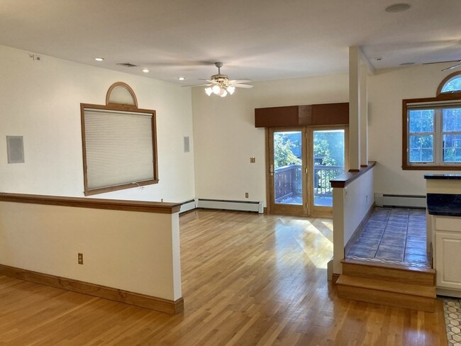 Foto del edificio - 617 E 3rd St