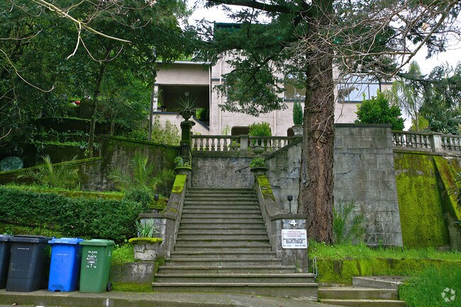 Foto del edificio - 4 Greenfield Ct