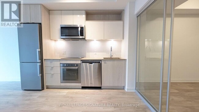 Building Photo - 121 Lower Sherbourne St