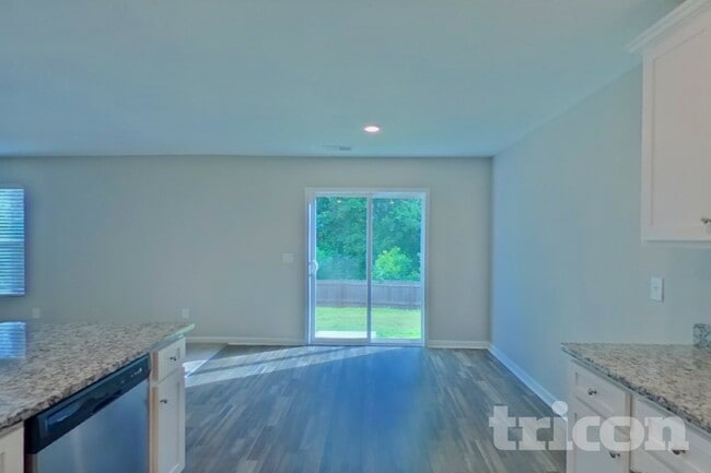 Building Photo - 2118 Southlea Dr