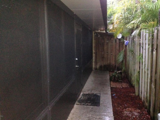 Building Photo - 1011 Springdale Cir