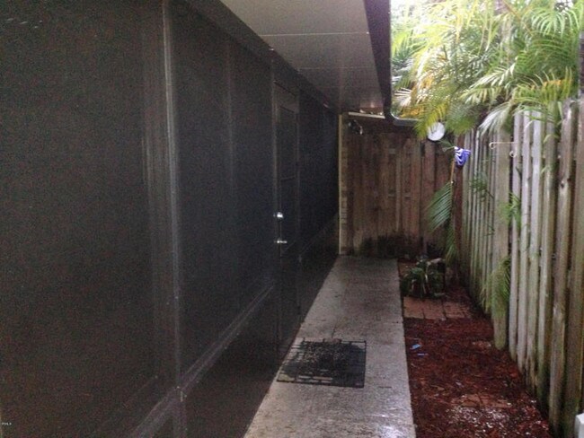 Foto del edificio - 1011 Springdale Cir