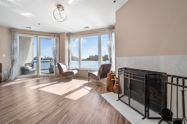 Foto del edificio - 600 Harbor Blvd