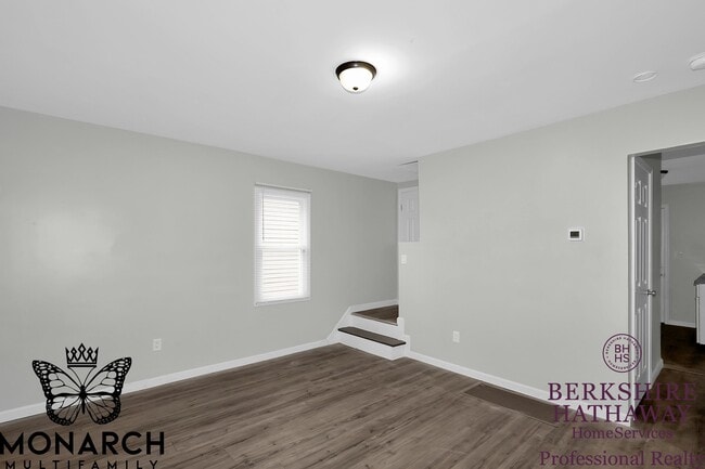 Building Photo - 1679 E Whittier St