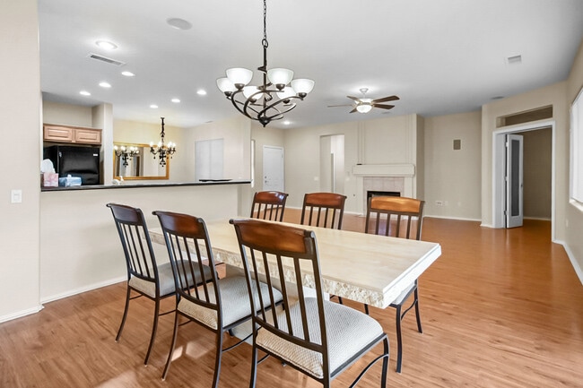 Building Photo - 17547 W Calistoga Dr