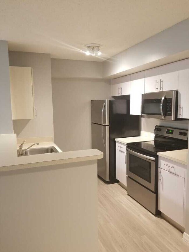 Foto del edificio - Bldg 8- Uni 206- Spacious 1bed/1bath-2nd f...