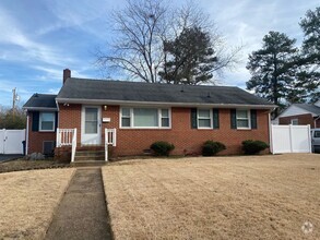 Building Photo - 422 Sandston Ave