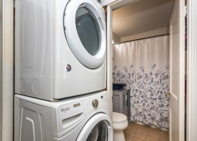 Foto del edificio - 1093 Main St