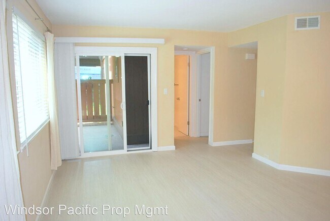 Building Photo - 1 br, 1 bath House - 8126 Camelback Place
