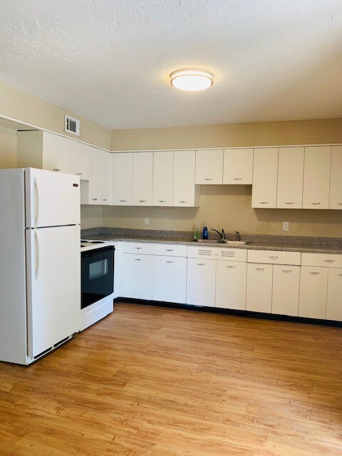 Primary Photo - 2715 NW 36th St