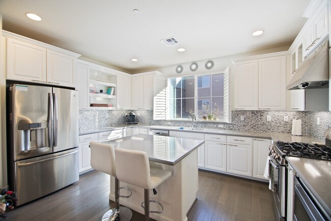 Building Photo - 856 White Moonstone Loop