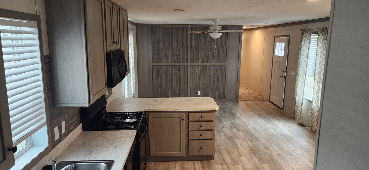 Building Photo - 2437 Pajot Rd