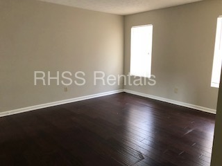 Building Photo - UNIQUE STYLE! READY FOR LEASE!
