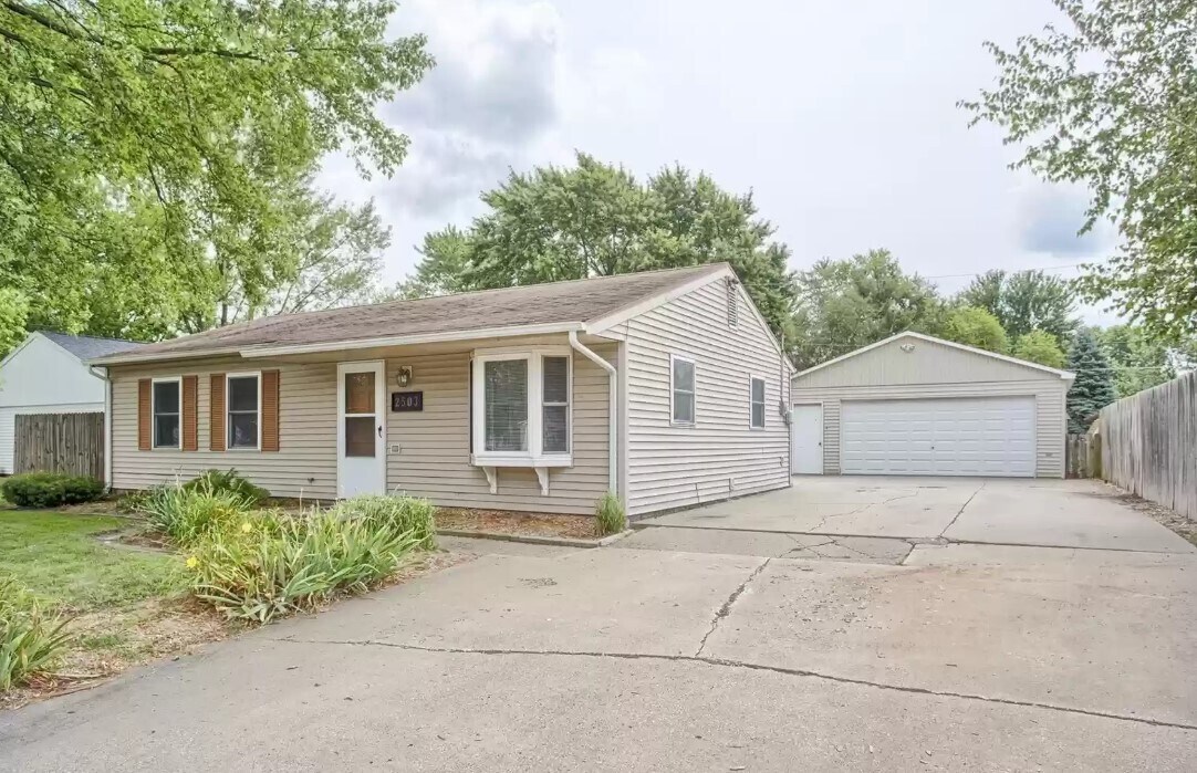 Primary Photo - 2503 W Kirby Ave