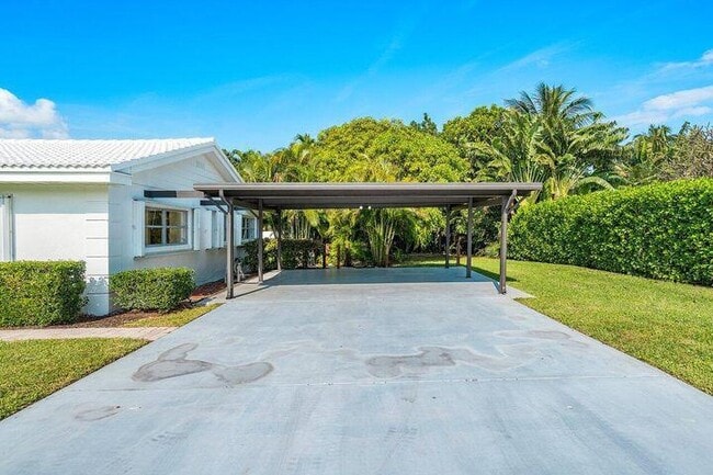 Building Photo - 325 Inlet Way
