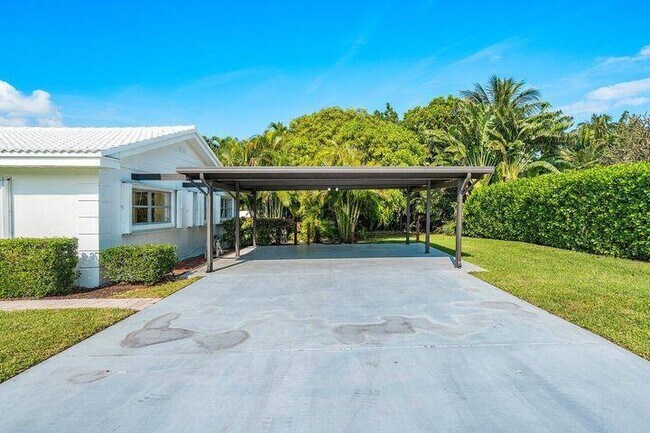 Foto del edificio - 325 Inlet Way