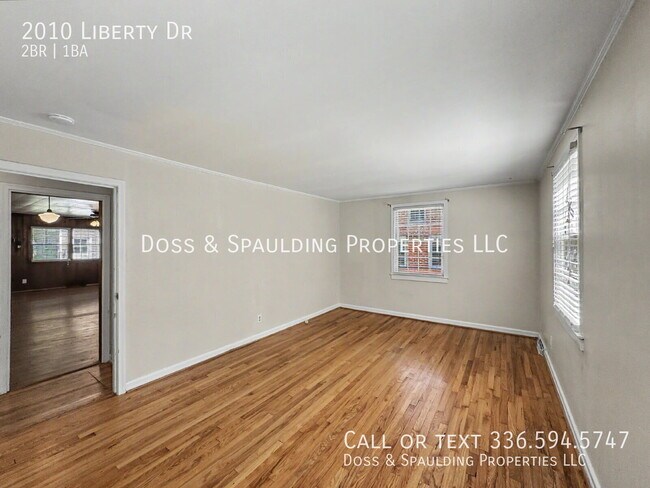 Foto del edificio - 2010 Liberty Dr
