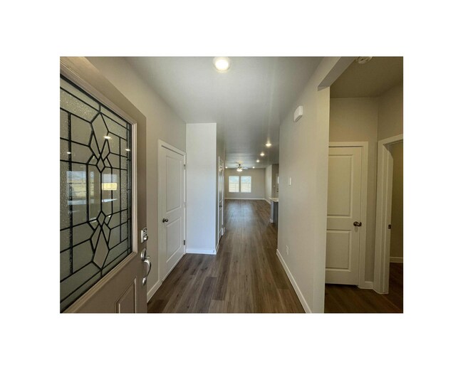 Foto del edificio - NEW 2025 Build – Spacious 4 Bedroom Home in London Area