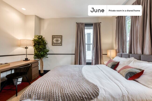 Foto del edificio - Room in Shared 4 bed/2 bath home in Columbia Heights