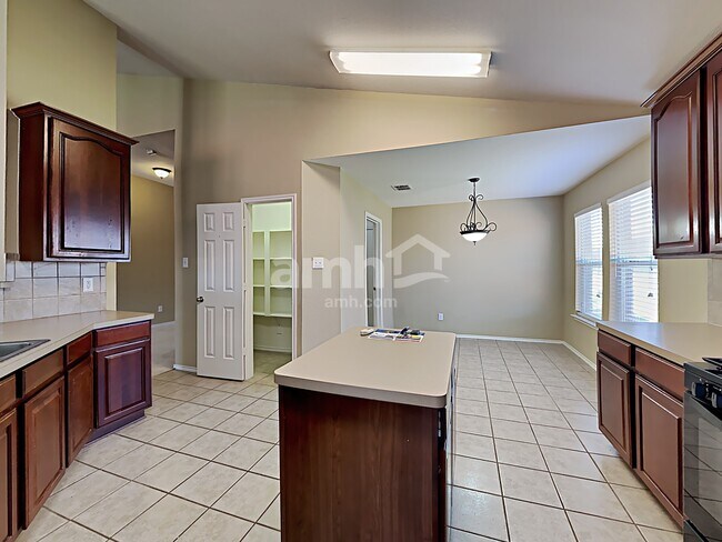 Building Photo - 1415 Spinnaker Way