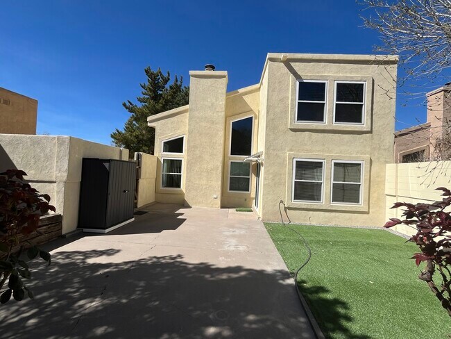 Foto del edificio - 5204 Edwards Dr NE