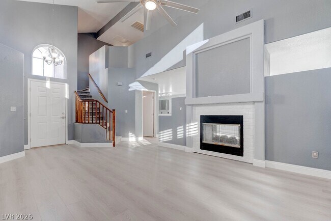 Building Photo - 879 Cozy Valley St