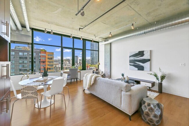 Building Photo - 2720 3rd Ave