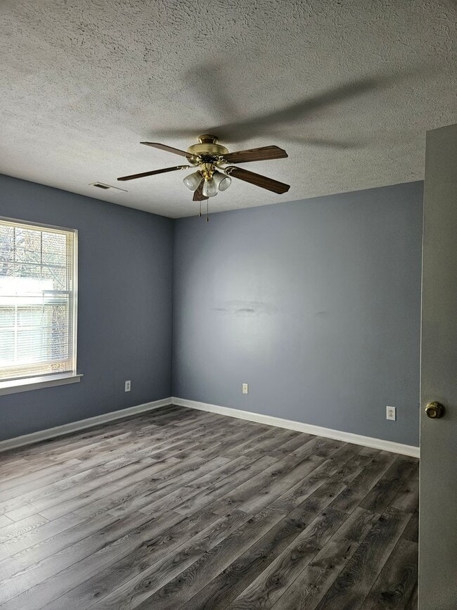 Building Photo - 1257 Parkway Pl