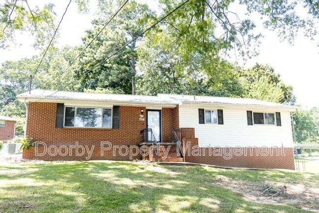 Building Photo - 1945 Barrett Dr