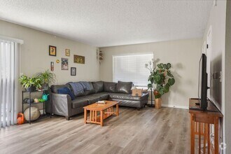 Building Photo - 4510 Picturesque Cir