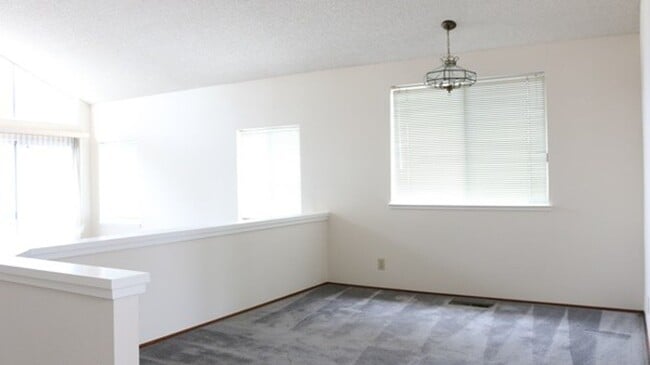 Building Photo - Excellent 3 Bed 2 Bath Home!
