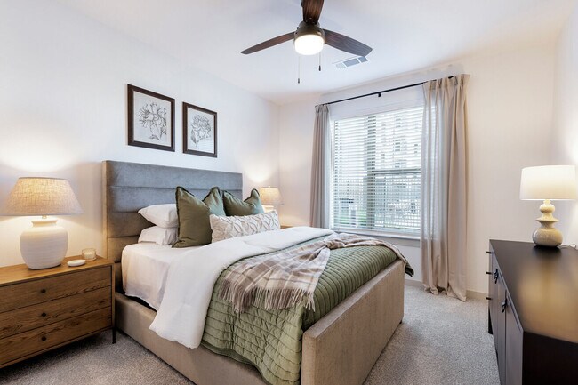 Foto del edificio - The Luxe at Lewisville