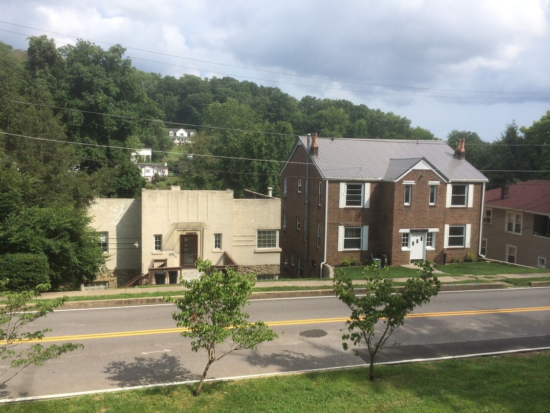 Primary Photo - 1116 Edgewood Dr