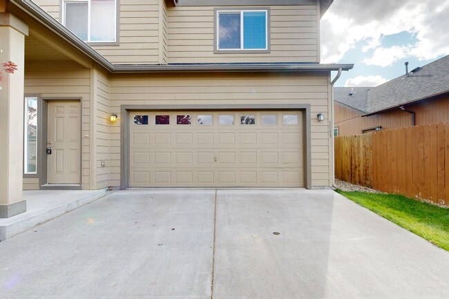 Foto del edificio - Beautifully maintained 3 bedroom 2.5 bath home