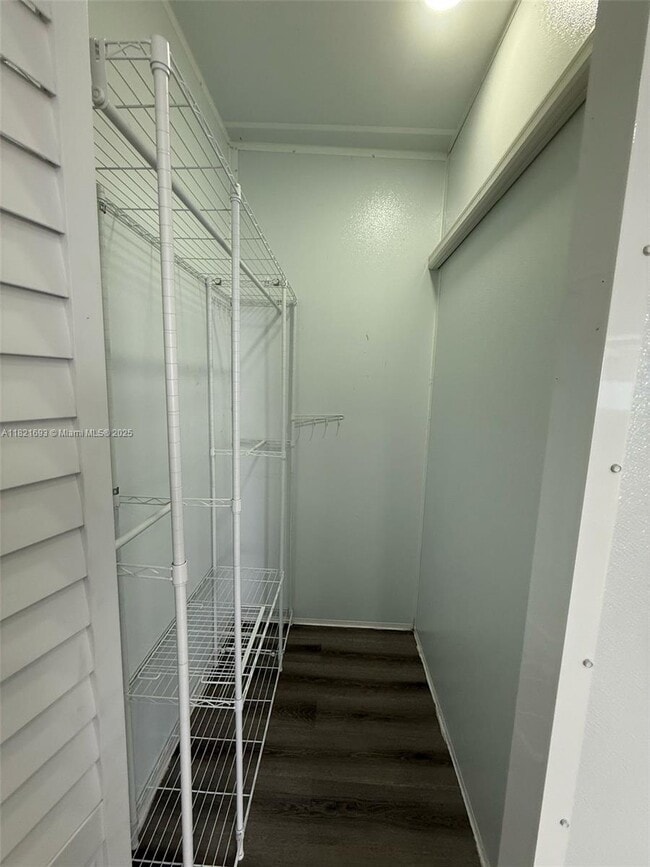 Foto del edificio - 2921 NW 70th Terrace