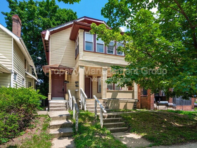 Building Photo - 1168 E Whittier St