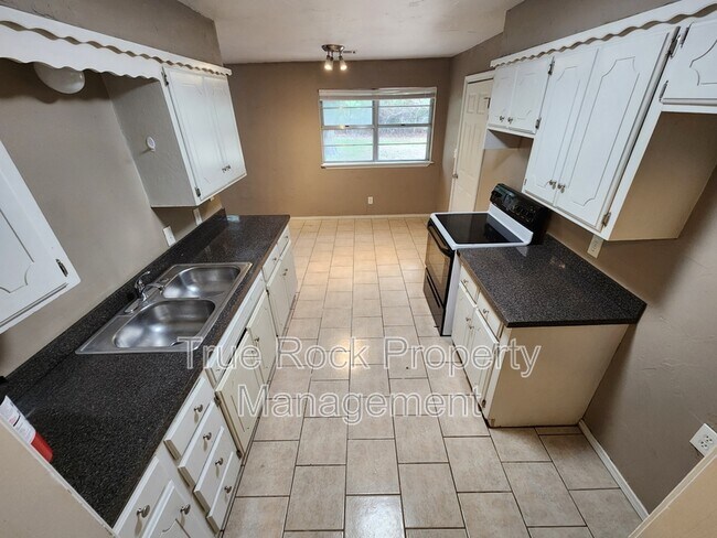 Foto del edificio - 3415 Colbert St