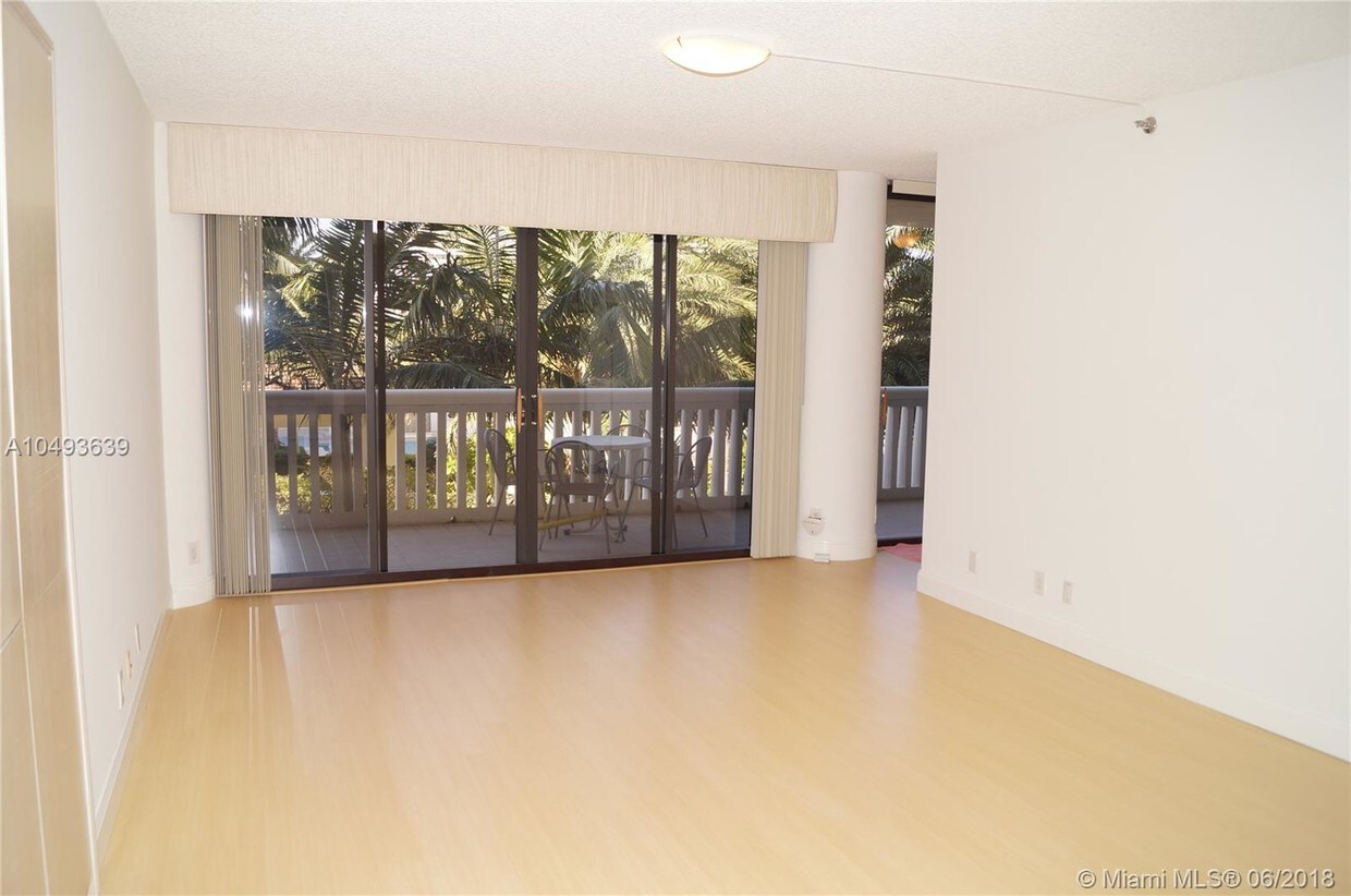 Primary Photo - 2800 Island Blvd