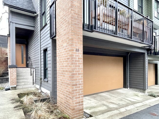 Building Photo - 1228 Hudson St