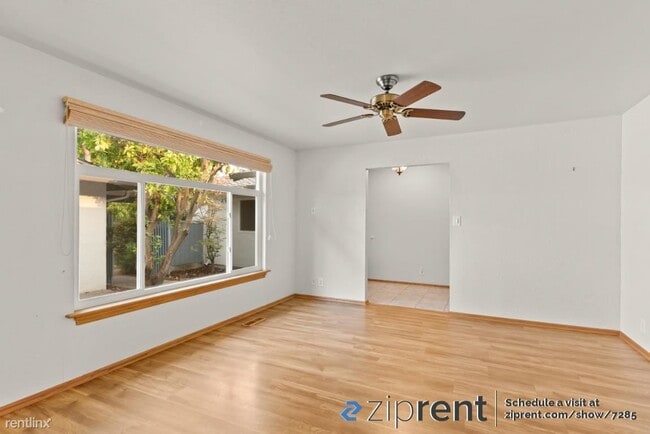 Building Photo - 4 br, 2.5 bath House - 1349 Thunderbird Av...
