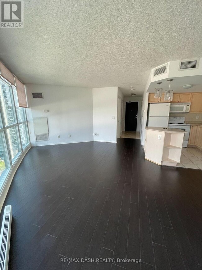 Building Photo - 18 Yonge St