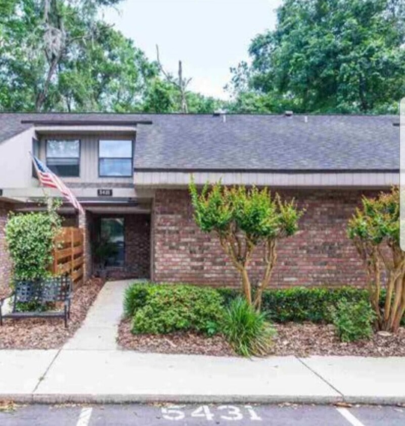 Foto principal - 5431 NW 33rd Pl
