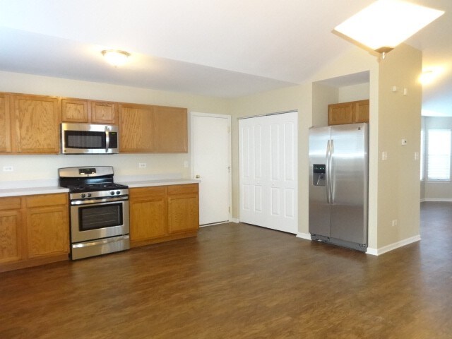 Foto del edificio - 816 Shorewood Dr