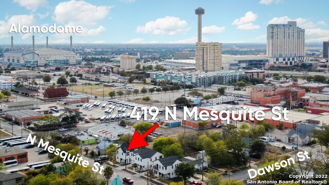 Foto del edificio - 419 N Mesquite St
