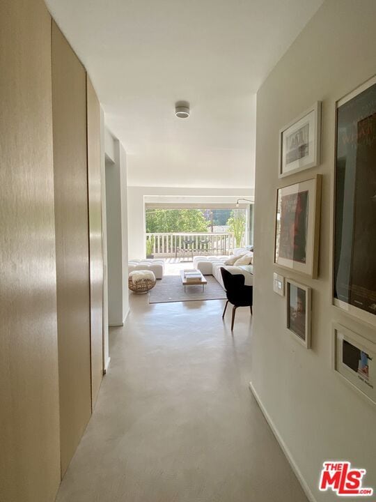 Building Photo - 999 N Doheny Dr
