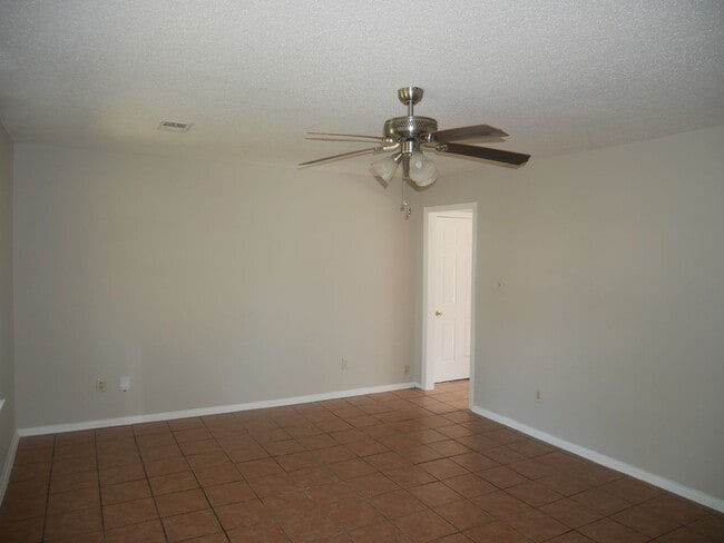 Building Photo - ****JUST REDUCED****3420 Castle Dr Horn La...