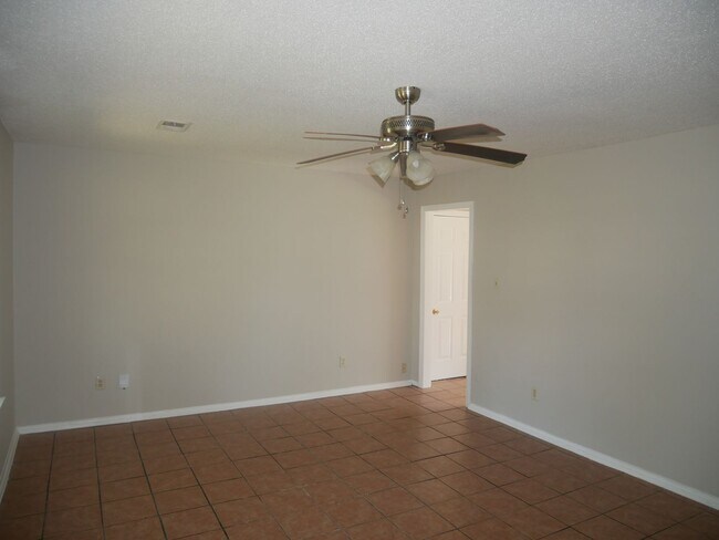 Foto del edificio - ****JUST REDUCED****3420 Castle Dr Horn La...