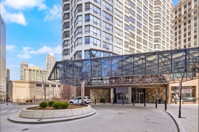 Building Photo - 405 N Wabash Ave