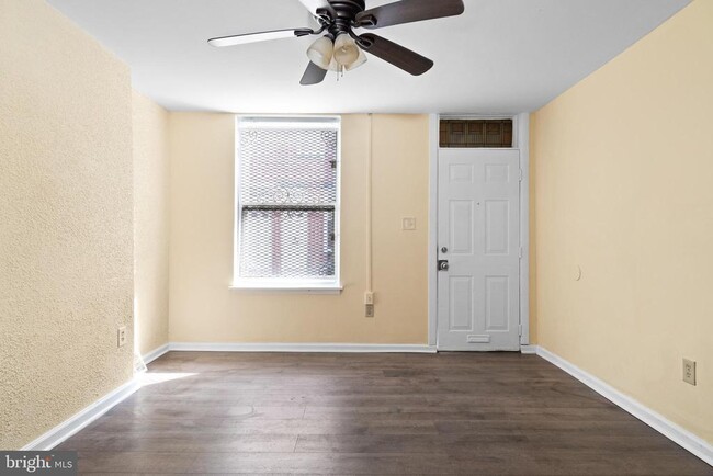 Foto del edificio - 2752 N Darien St
