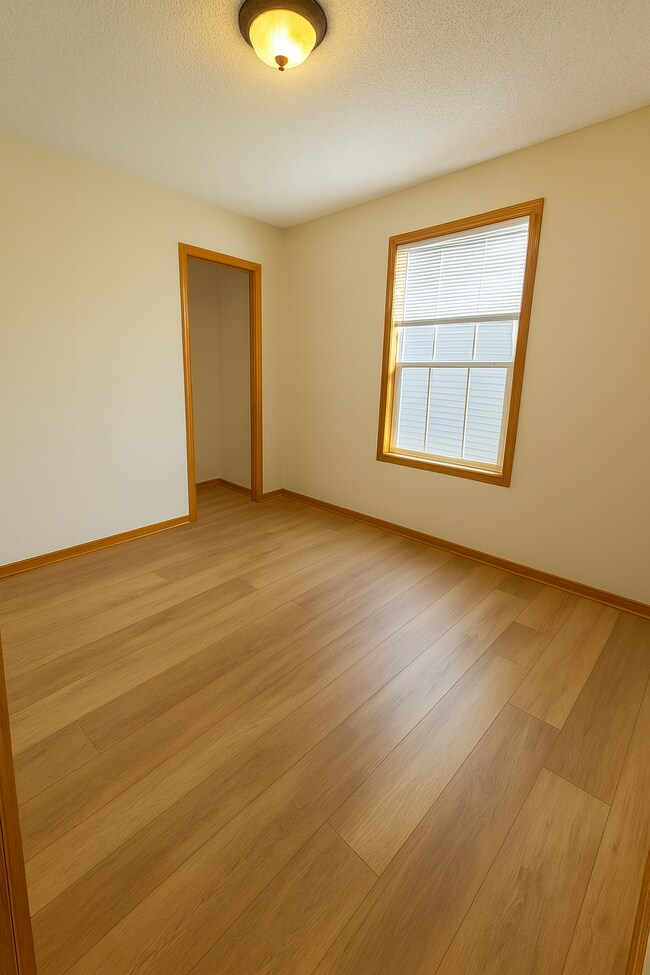 Foto del edificio - 7354 Windsor Dr N